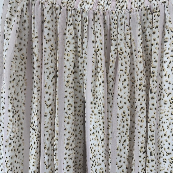 Elegant Cream Polka Dot Skirt Size Medium - Picture 4 of 9